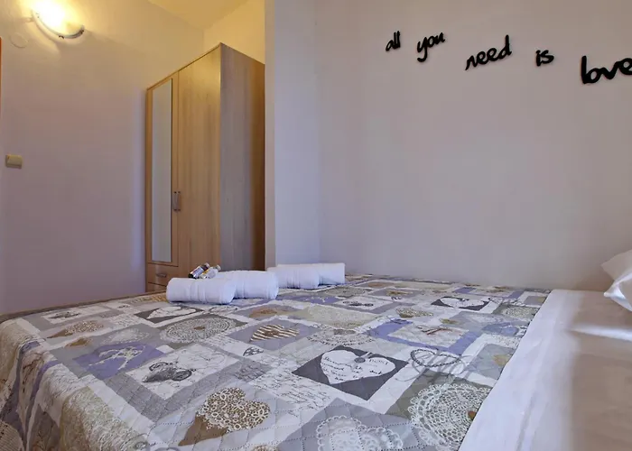 Apartino *